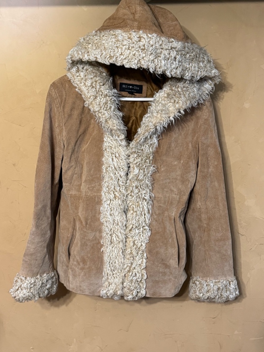 BKE Diva Beige Suede Sherpa Trim Jacket - Picture 3 of 6